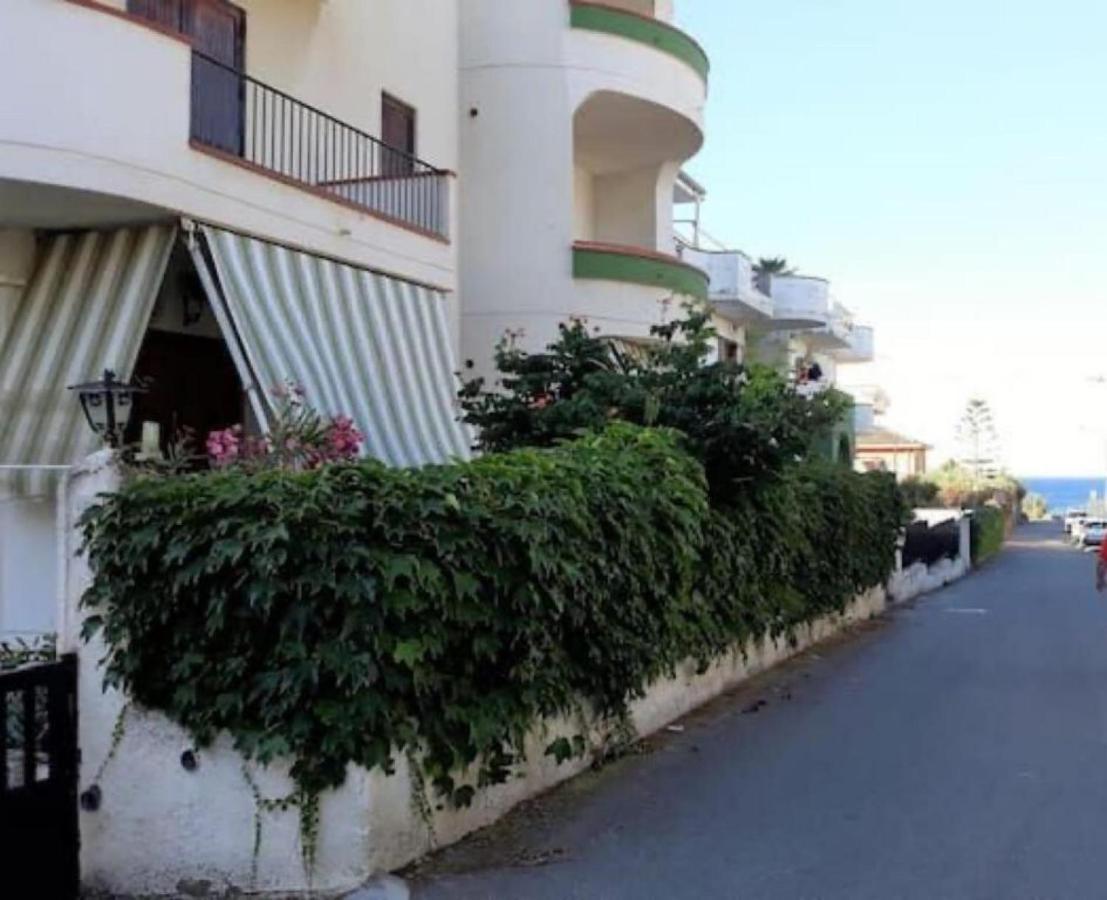 Emily Home Giardini-Naxos Exterior foto